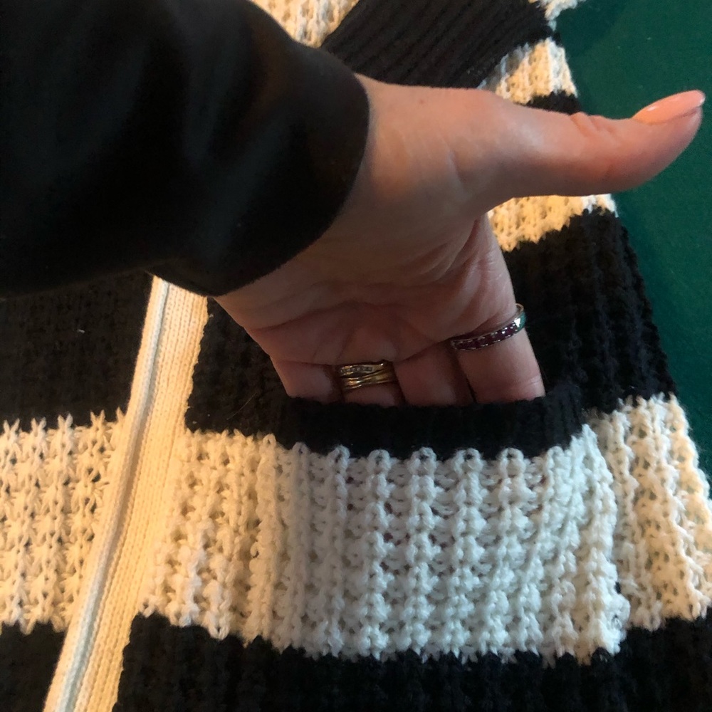 Sweater - Picture 3 of 4